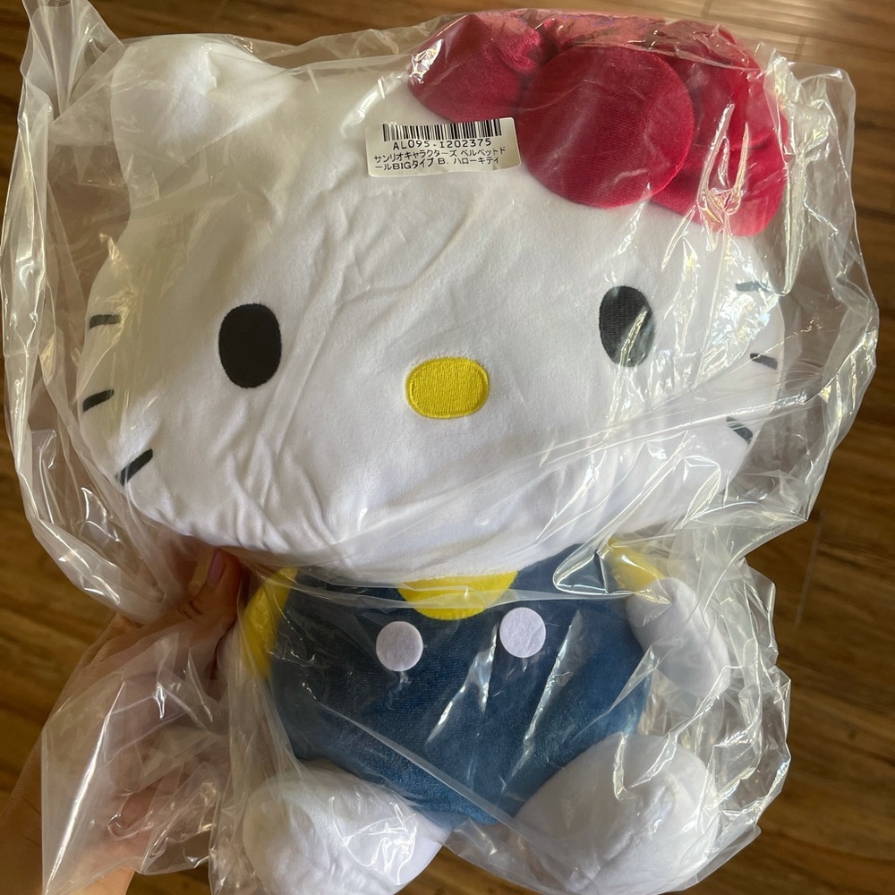 Large hello Kitty Plushes 30cm